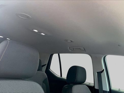 Used 2021 Chevrolet Traverse LT FWD image 22