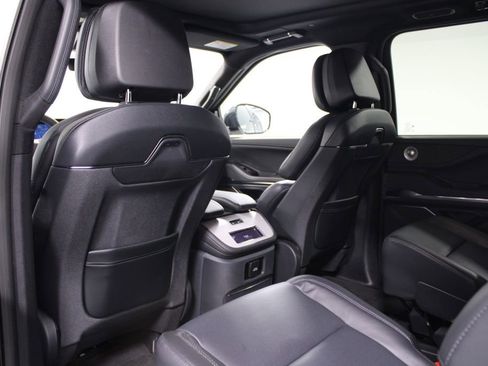 Used 2025 Lincoln Navigator Reserve w/ Jet Appearance Package image 31