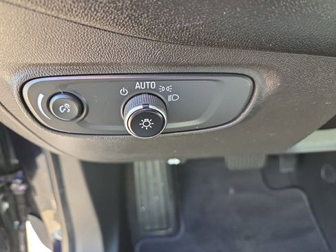 Certified 2021 Chevrolet Equinox LS image 23