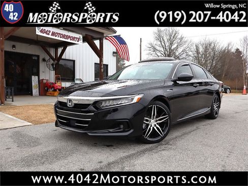 Used 2022 Honda Accord Touring image 1