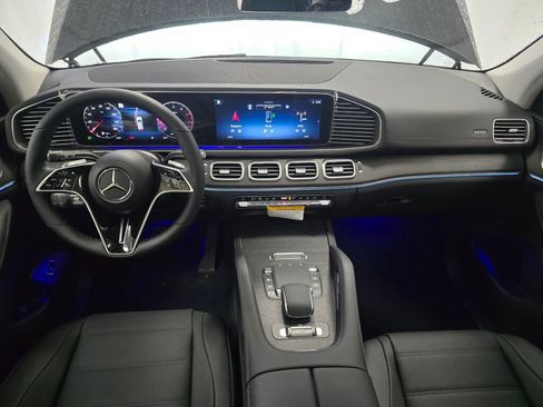 New 2026 Mercedes-Benz GLS 450 4MATIC image 17