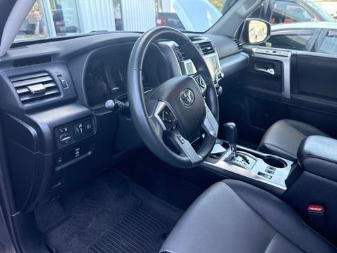 Used 2021 Toyota 4Runner SR5 Premium w/ Moonroof Package AWD/4WD image 33