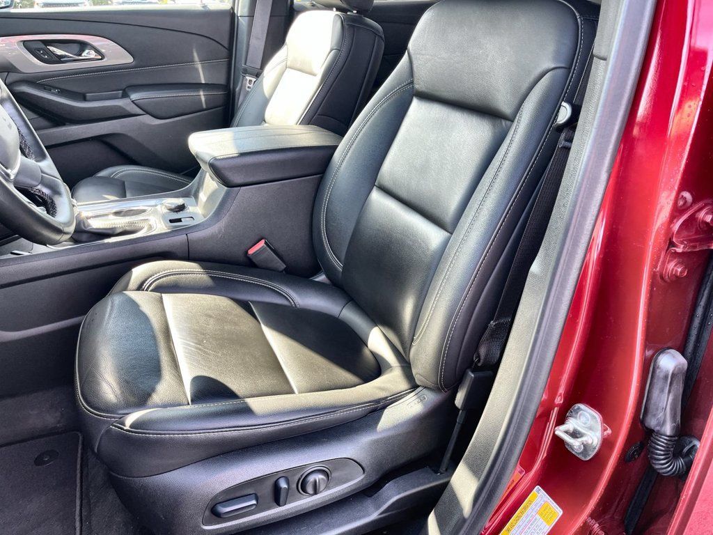 Used 2023 Chevrolet Traverse LT w/ LT Premium Package AWD/4WD image 19