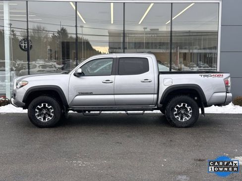 Used 2023 Toyota Tacoma TRD Off-Road image 3