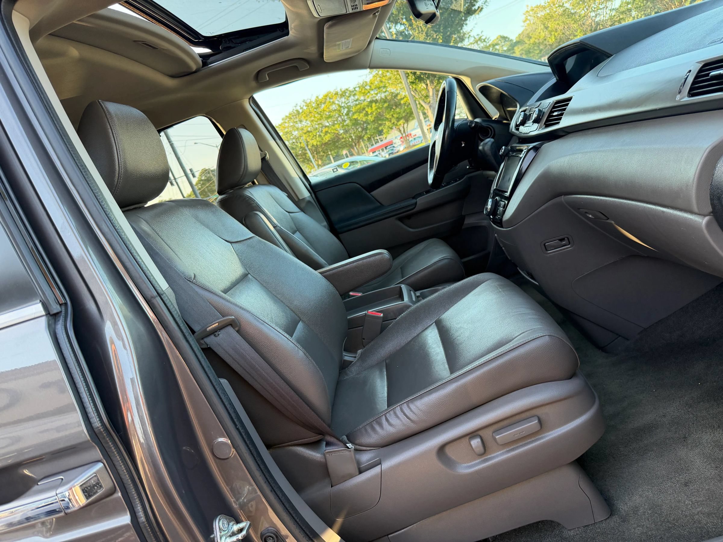 Used 2016 Honda Odyssey EX-L image 15