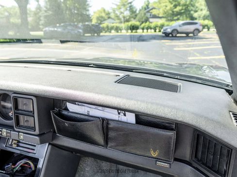 Used 1989 Pontiac Firebird Trans Am RWD image 82