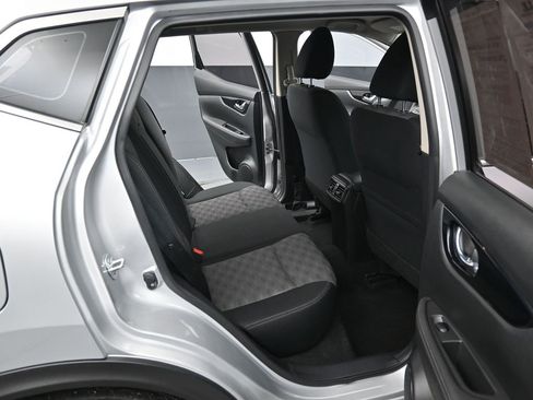 Used 2017 Nissan Rogue Sport SV w/ SV Premium Package image 32