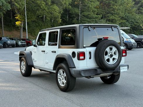 Used 2021 Jeep Wrangler Unlimited Sport AWD/4WD image 3