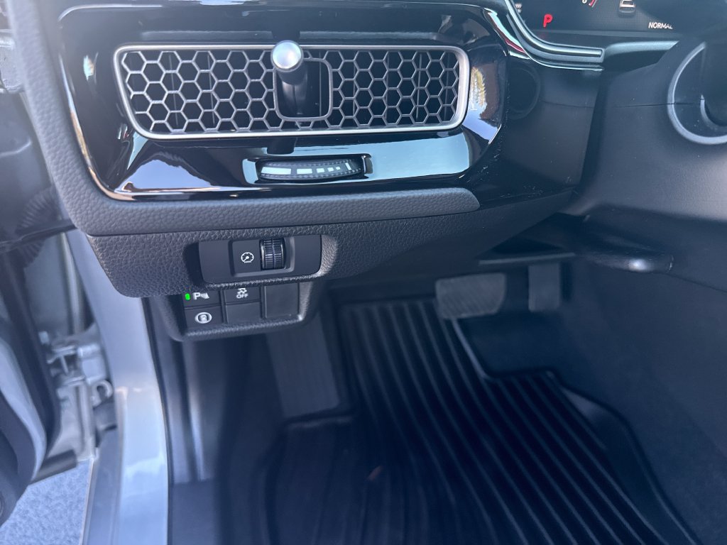 Used 2024 Honda Civic Touring image 15