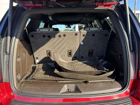 Used 2021 GMC Yukon SLT w/ SLT Premium Package image 10