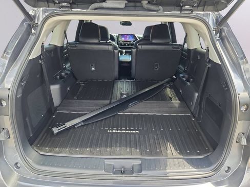 Used 2023 Toyota Highlander Limited AWD/4WD image 40