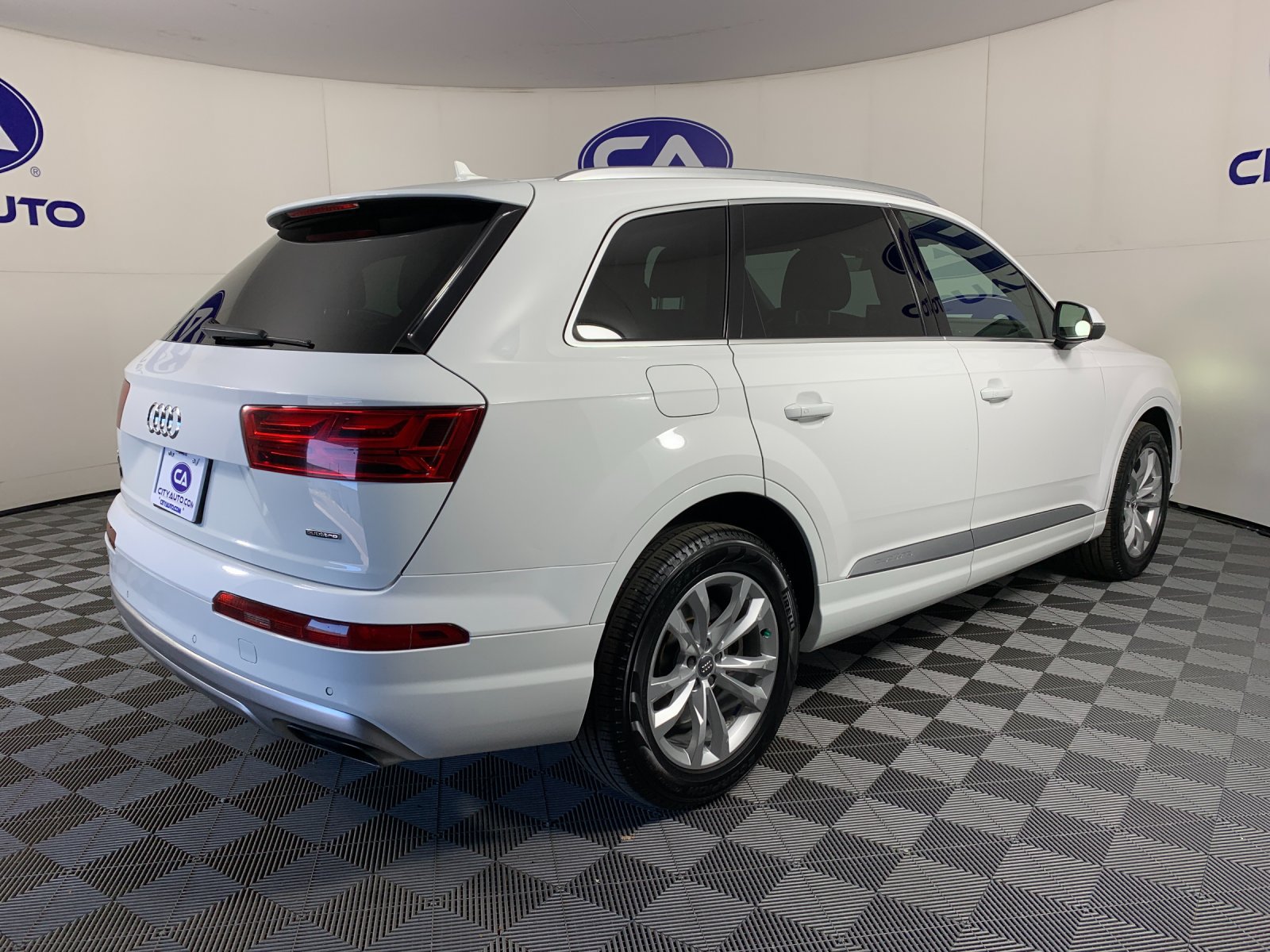 Used 2019 Audi Q7 3.0T Premium Plus AWD/4WD image 3