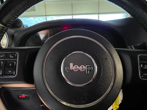 Used 2013 Jeep Wrangler Unlimited Sahara w/ Dual Top Group AWD/4WD image 26