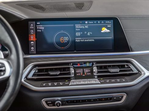 Used 2022 BMW X7 xDrive40i w/ M Sport Package AWD/4WD image 30