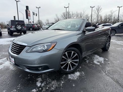 Used 2012 Chrysler 200 S image 3