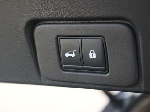 Used 2022 Nissan Rogue Platinum w/ Head-Up Display Package FWD image 12