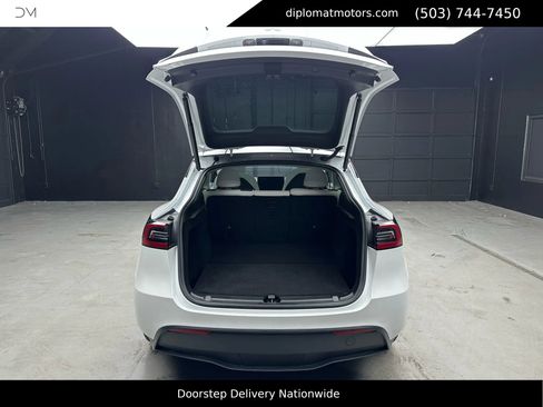 Used 2023 Tesla Model Y Long Range image 39