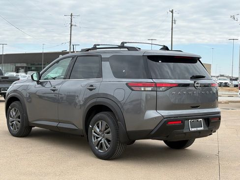 New 2026 Nissan Pathfinder SV image 7