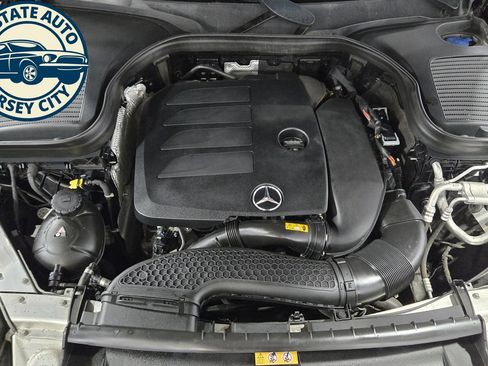 Used 2021 Mercedes-Benz GLC 300 4MATIC w/ Premium Package image 38
