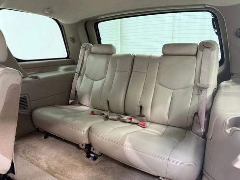 Used 2005 GMC Yukon SLT w/ SLT Preferred Equipment Group image 17