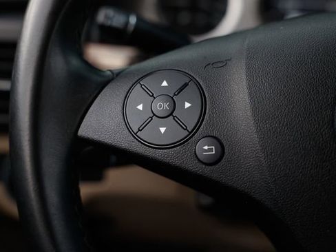 Used 2012 Mercedes-Benz GLK 350 2WD image 27