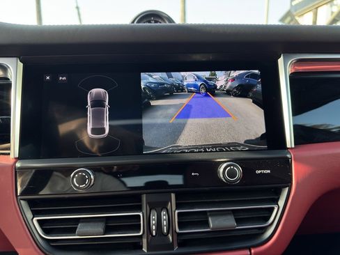 Used 2023 Porsche Macan image 24