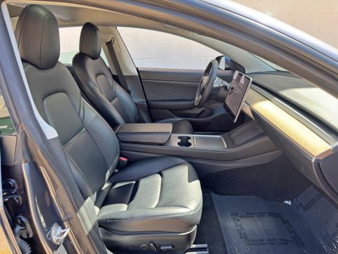 Used 2021 Tesla Model 3 Standard Range Plus image 15