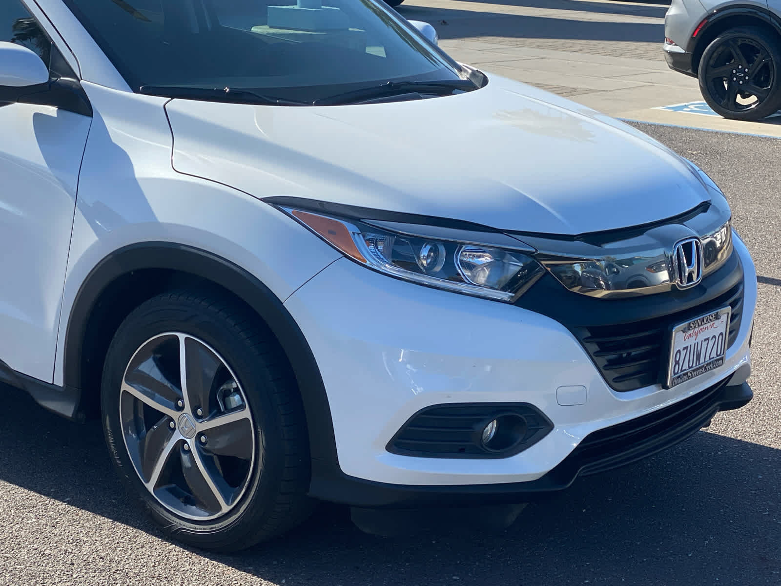Used 2022 Honda HR-V EX image 2