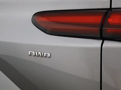 Used 2024 Chevrolet Blazer EV LT AWD/4WD image 43