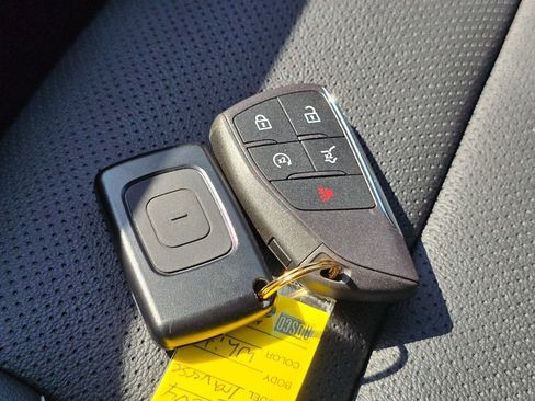 Used 2026 Chevrolet Traverse LT w/ Midnight/Sport Edition FWD image 40