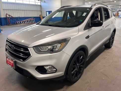 Used 2018 Ford Escape SE w/ SE Sport Appearance Package image 7