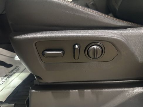 Used 2021 GMC Sierra 1500 AT4 w/ AT4 Value Package image 17