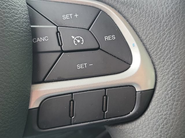 Used 2023 Jeep Renegade Latitude AWD/4WD image 14