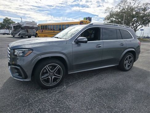 Used 2024 Mercedes-Benz GLS 450 4MATIC image 9