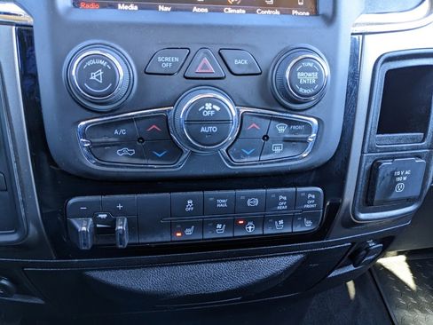 Used 2018 RAM 2500 Laramie w/ Sport Appearance Group image 39