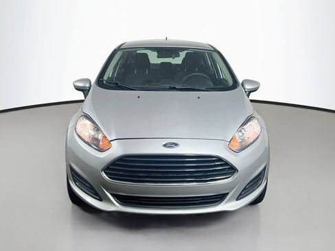 Used 2019 Ford Fiesta SE FWD image 2