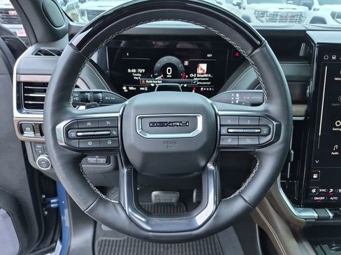 Certified 2025 GMC Yukon Denali Ultimate AWD/4WD image 21