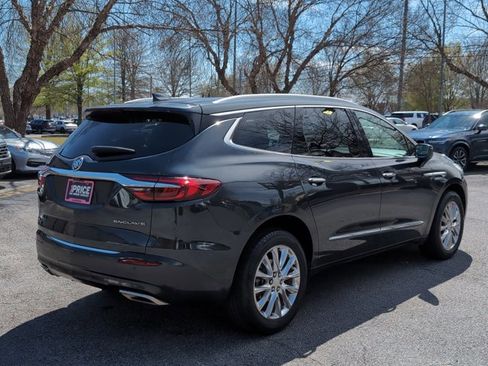 Used 2019 Buick Enclave Essence image 5