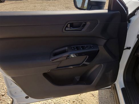 New 2025 Nissan Pathfinder SV w/ SV Premium Package image 14