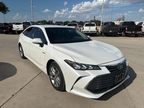 Used 2021 Toyota Avalon XLE FWD image 4