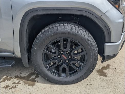 Used 2025 GMC Sierra 1500 Elevation w/ Elevation Premium Package AWD/4WD image 18