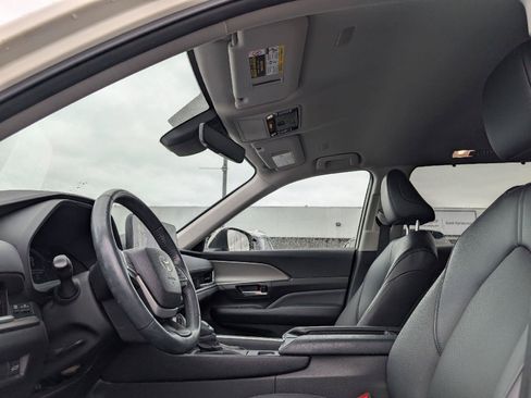 Used 2024 Toyota Grand Highlander AWD image 8