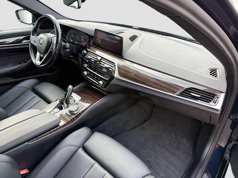 Used 2020 BMW 530i xDrive w/ Convenience Package AWD/4WD image 12