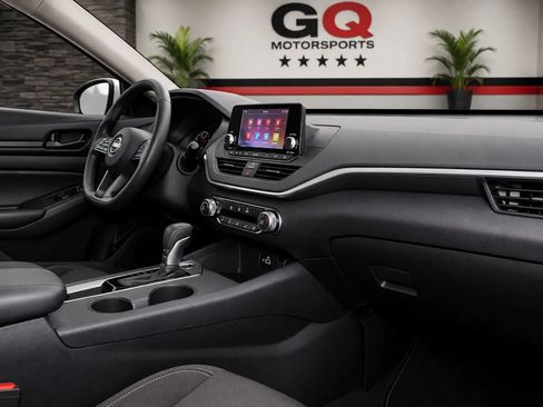 Used 2023 Nissan Altima 2.5 S FWD image 16
