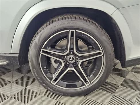 Certified 2025 Mercedes-Benz GLS 450 4MATIC image 13