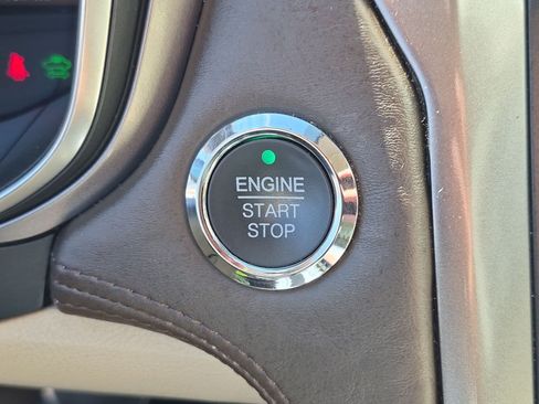 Used 2017 Ford Fusion Energi Titanium FWD image 22