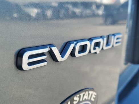 Used 2019 Land Rover Range Rover Evoque SE image 6