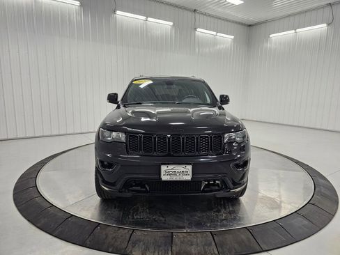 Used 2020 Jeep Grand Cherokee Trailhawk image 8