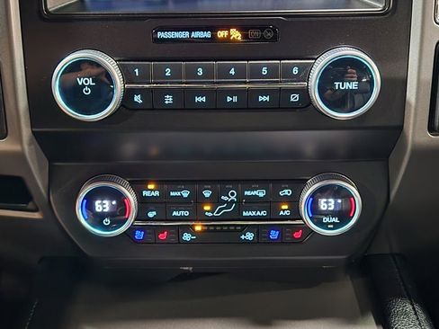 Used 2021 Ford Expedition XLT image 37