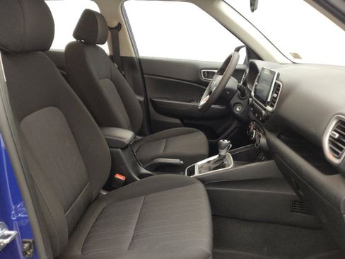 Used 2025 Hyundai Venue SE FWD image 21